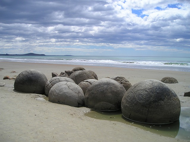 image from Moeraki Boulders